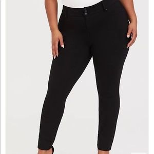 Torrid Studio Premium Ponte Stretch Jegging